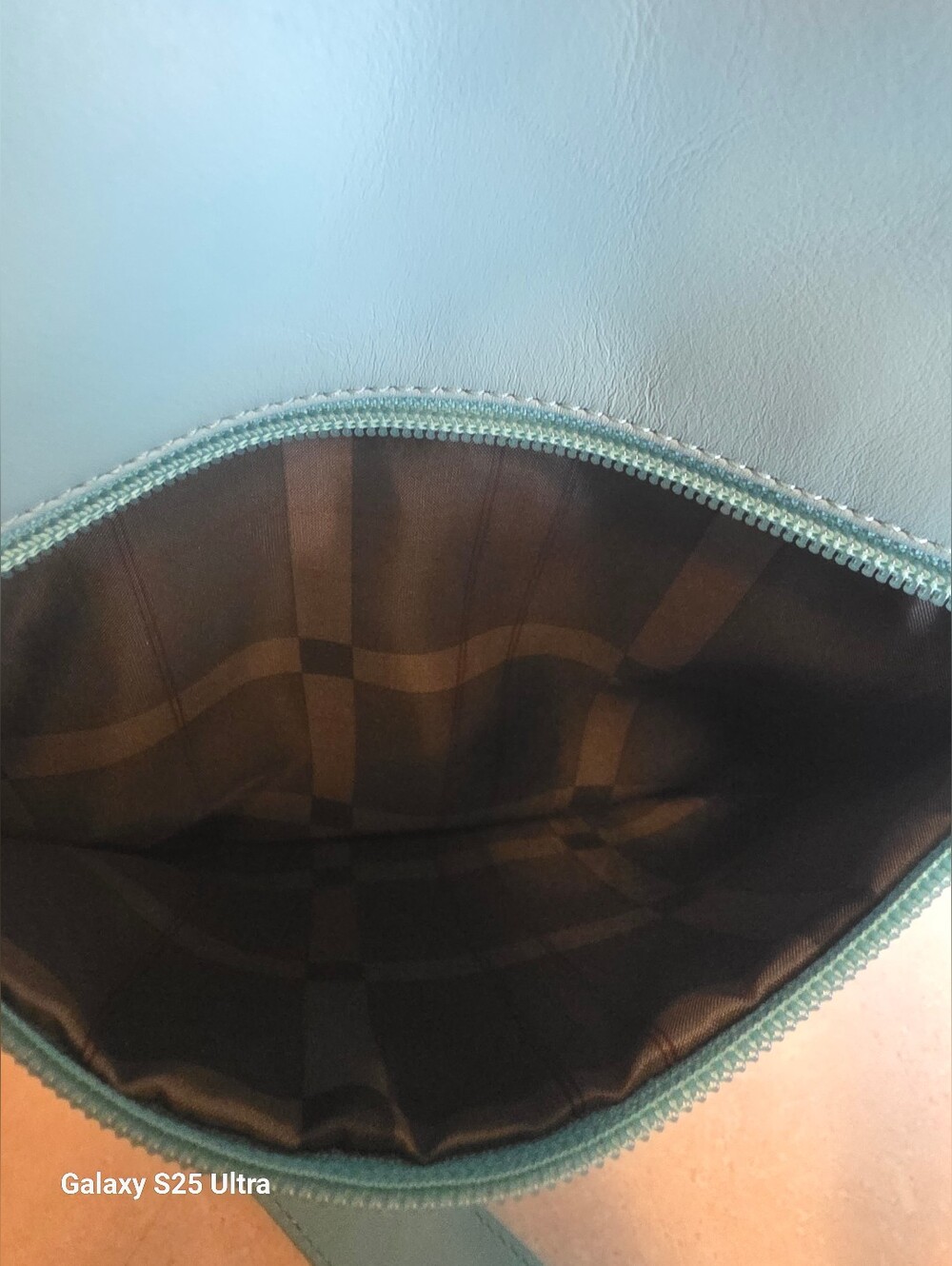 Vintage Maxx New York Premium Leather U-Zip Flap Crossbody Bag - Tiffany Blue / - Picture 16 of 17